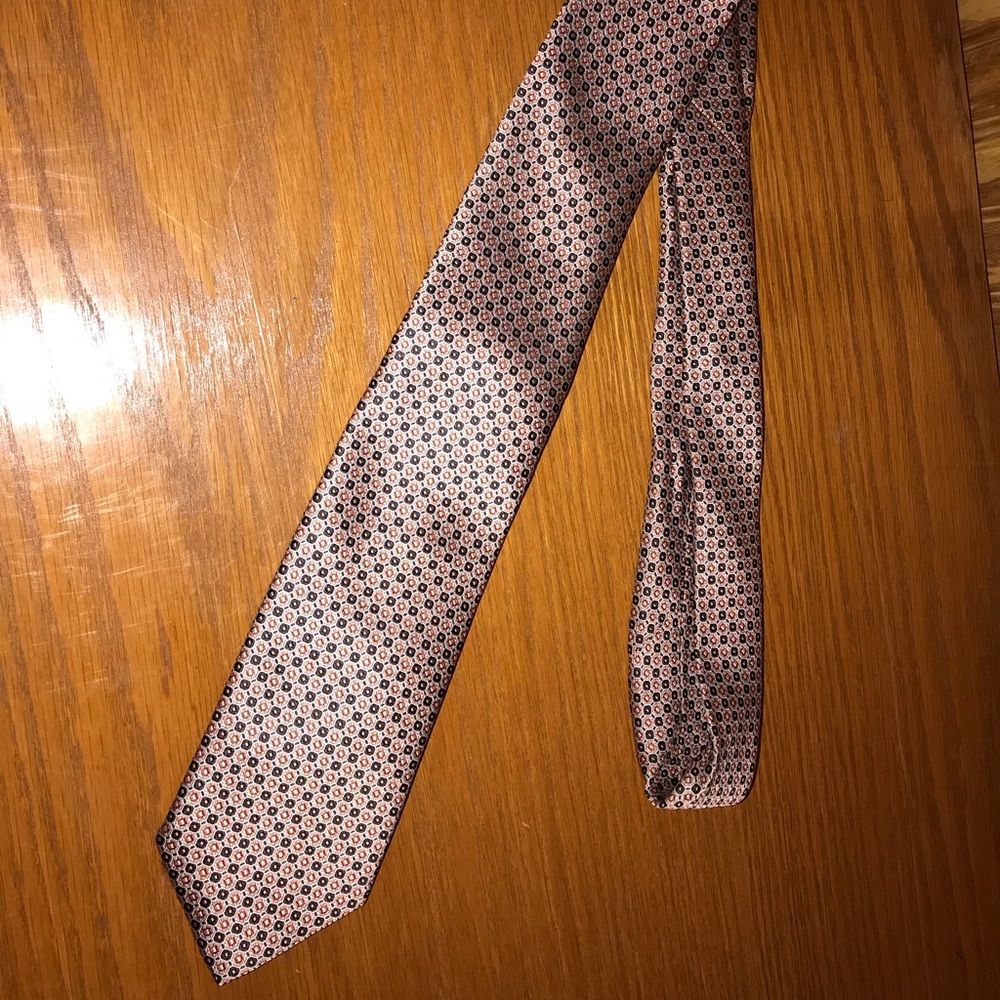 Alexander Julian Men’s Tie.
